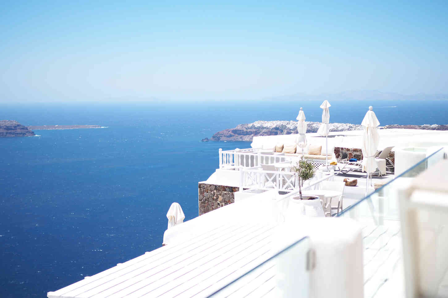 Terrase jacuzzi privé siren suite - Picture of Above Blue Suites, Santorini  - Tripadvisor